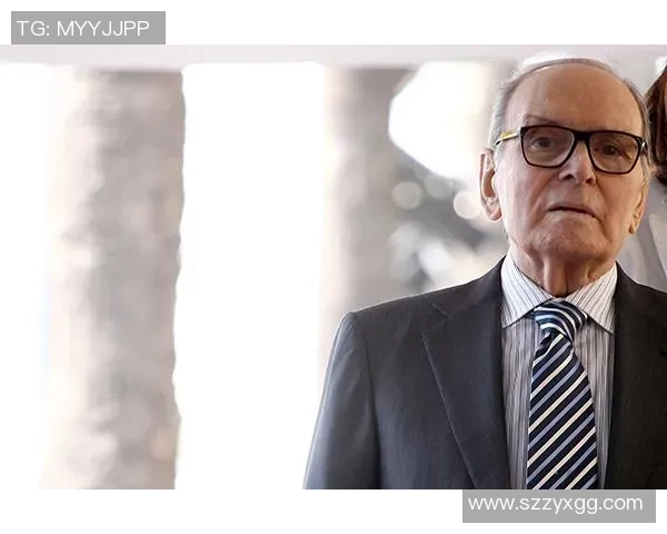 足球第四官员的职责与影响力解析及其在比赛中的重要角色